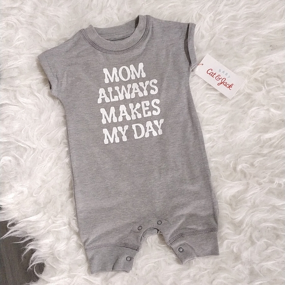 Baby onesies - Picture 1 of 4